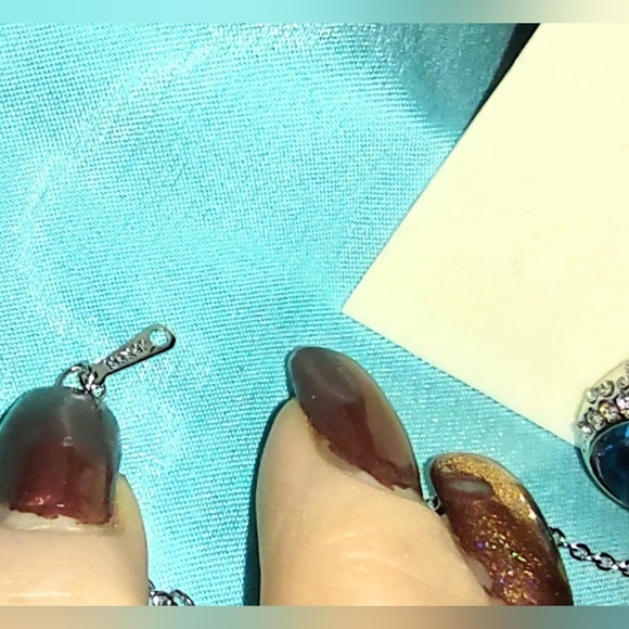 Blue Zircon Elegant Pendant - Picture 5 of 10